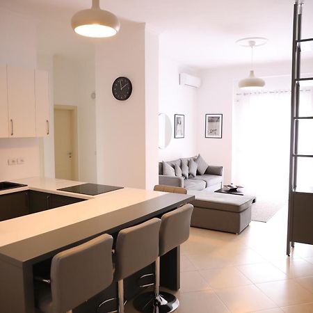 Square View Apartment Vlorë Exteriör bild