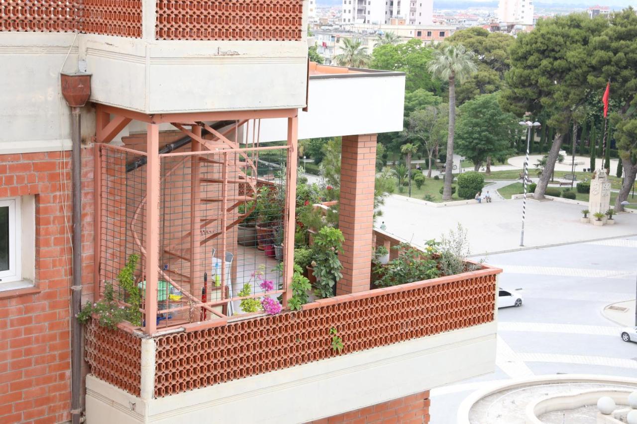 Square View Apartment Vlorë Exteriör bild